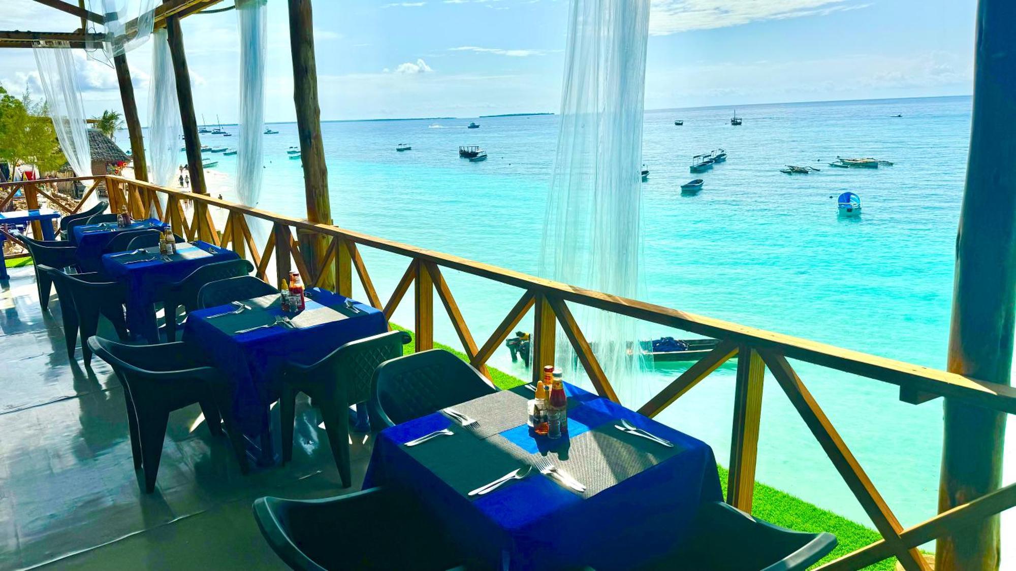 Blue Tides Hotel 눙귀 외부 사진
