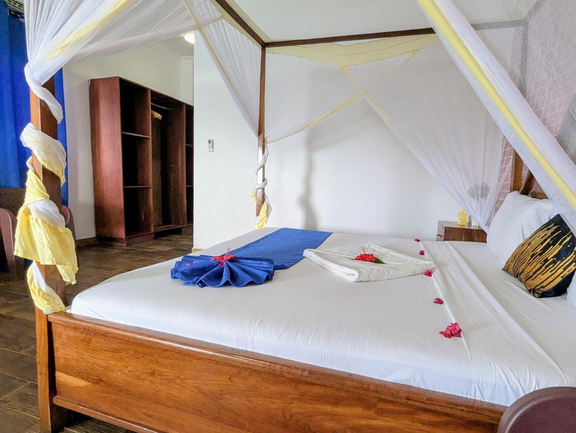 Blue Tides Hotel 눙귀 외부 사진